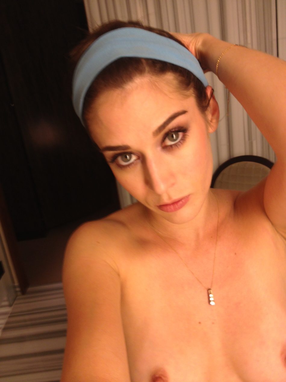 Lizzy Caplan Hacke Fotos De Desnudas Filtradas Famosas