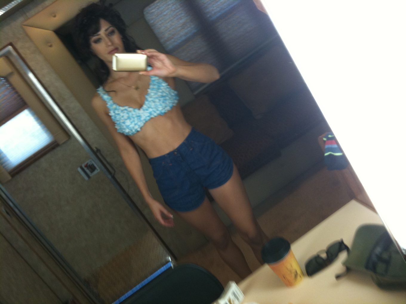 Lizzy Caplan Hacke Fotos De Desnudas Filtradas Famosas