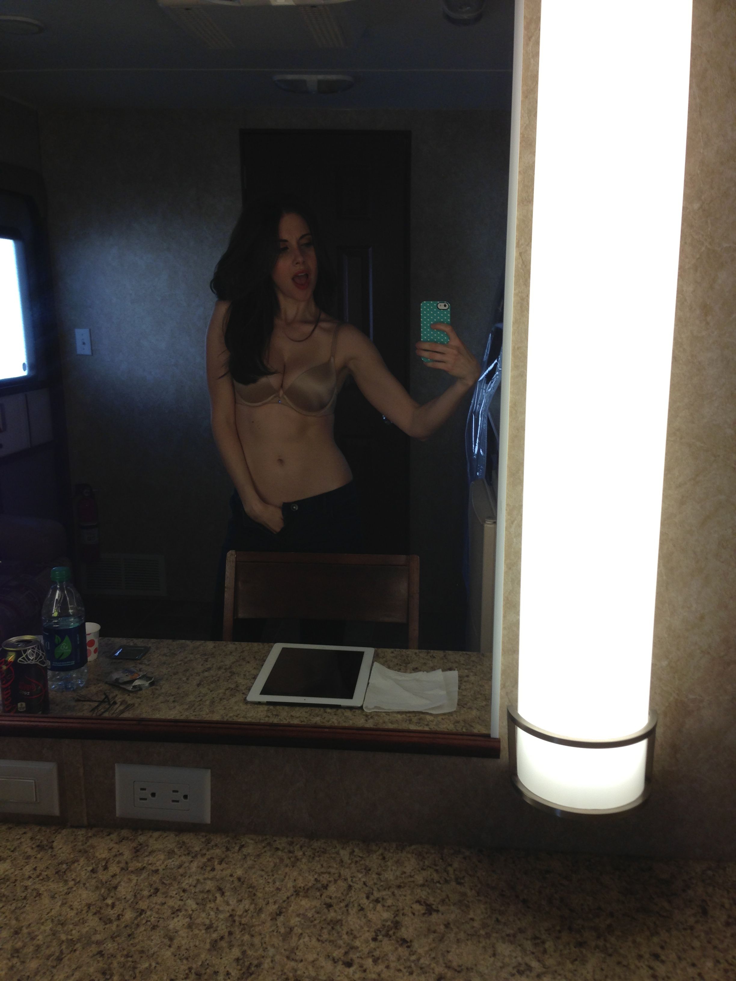 Alison Brie sin ropa interior 3