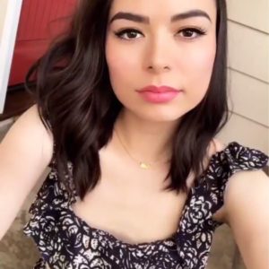 Miranda Cosgrove porno gratis