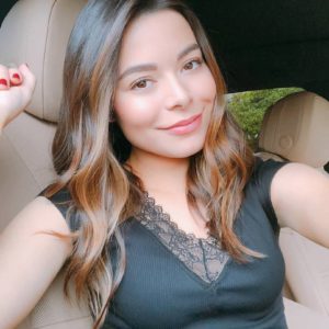 Miranda Cosgrove vídeos porno famosas